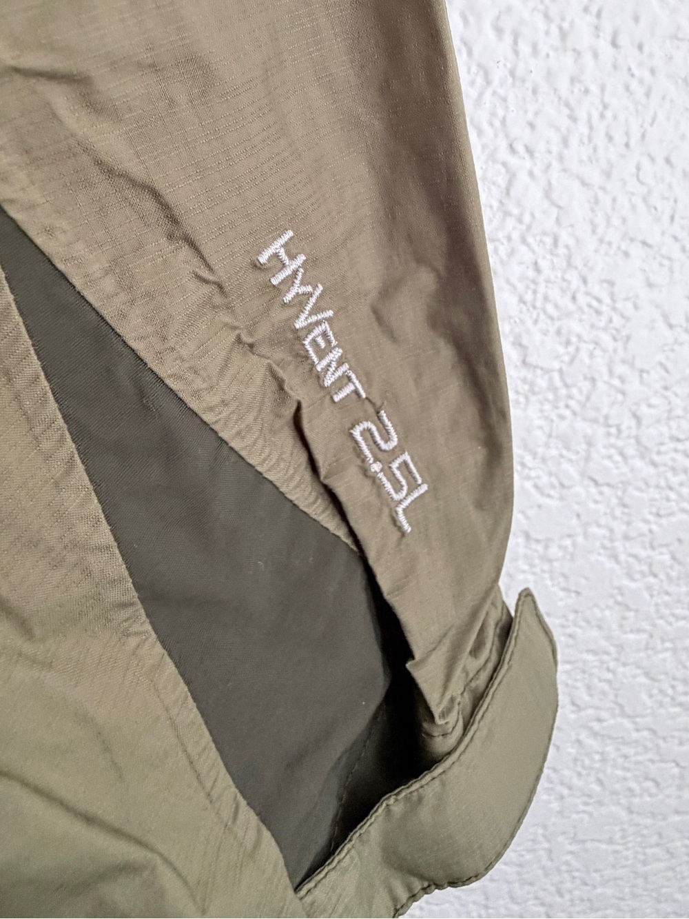 The North Face Venture HyVent 2.5L Rain Jacket with Mint Green Accents Medium - Picture 8 of 14
